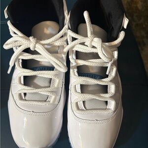 Jordan Retro 11 light blue